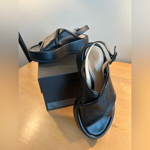 Paloma Barcelona Black Platform Women's Sandals